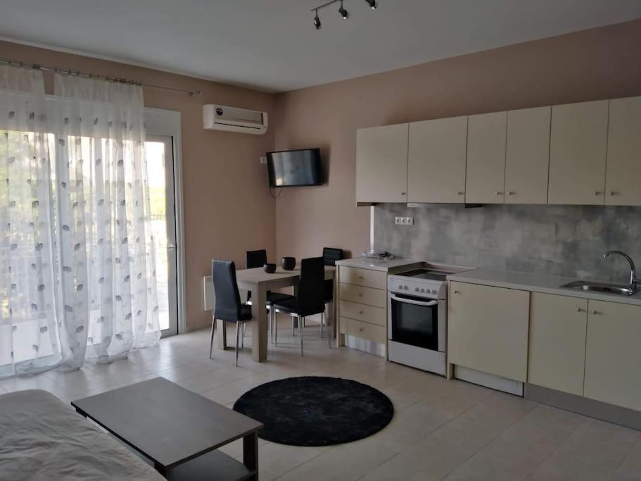 Brand New Spacious Studio Itea Luaran gambar